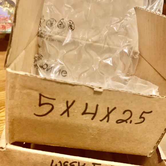 Simply thirfty shop is offering 10 4x6 boxes and  25 -4x6 anti Static for 15.00! - Picture 7 of 14